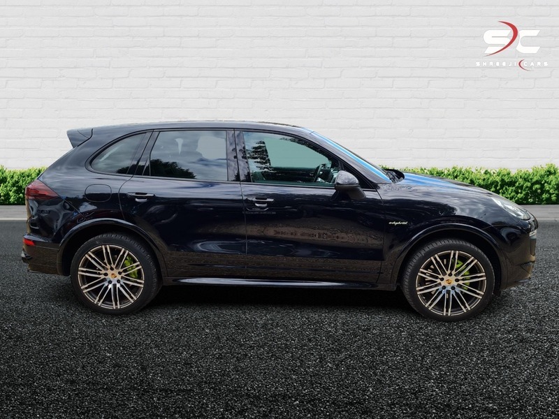 Porsche Cayenne S E-hybrid Tiptronic Black #2