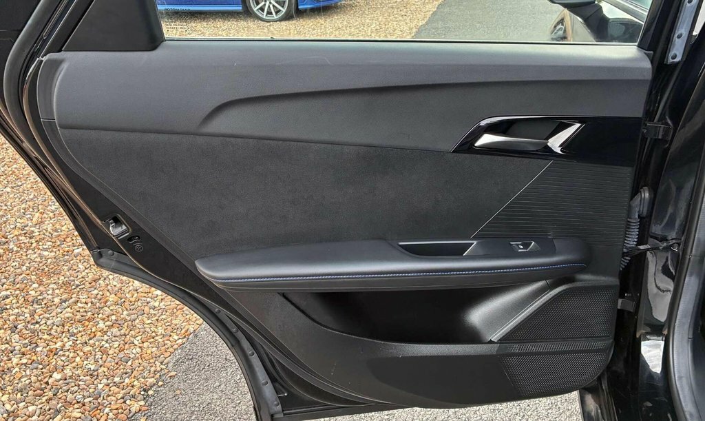 MG MG4 64Kwh Se Long Range Hatchback 2 Black #17