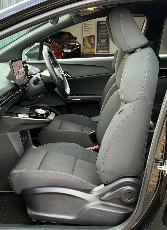 MG MG4 64Kwh Se Long Range Hatchback 2 Black #14