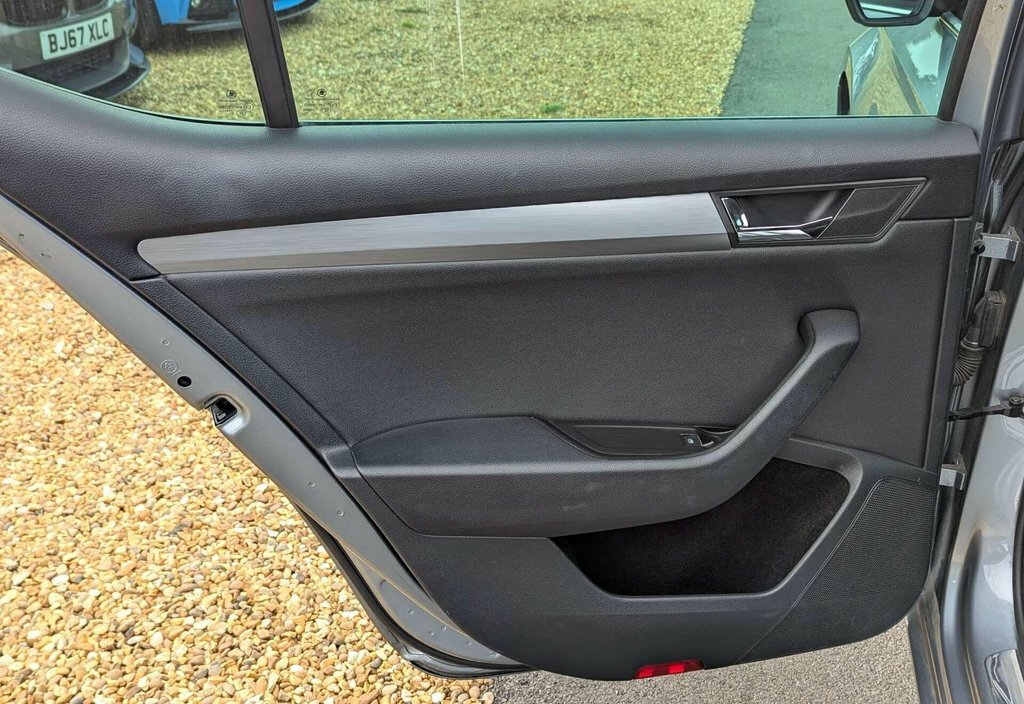 Skoda Superb 2L Sportline Green #16