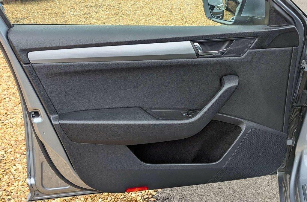Skoda Superb 2L Sportline Green #12