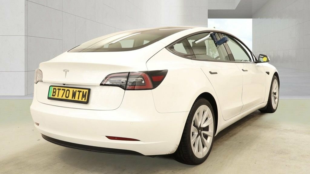 Tesla Model 3 Saloon White #6