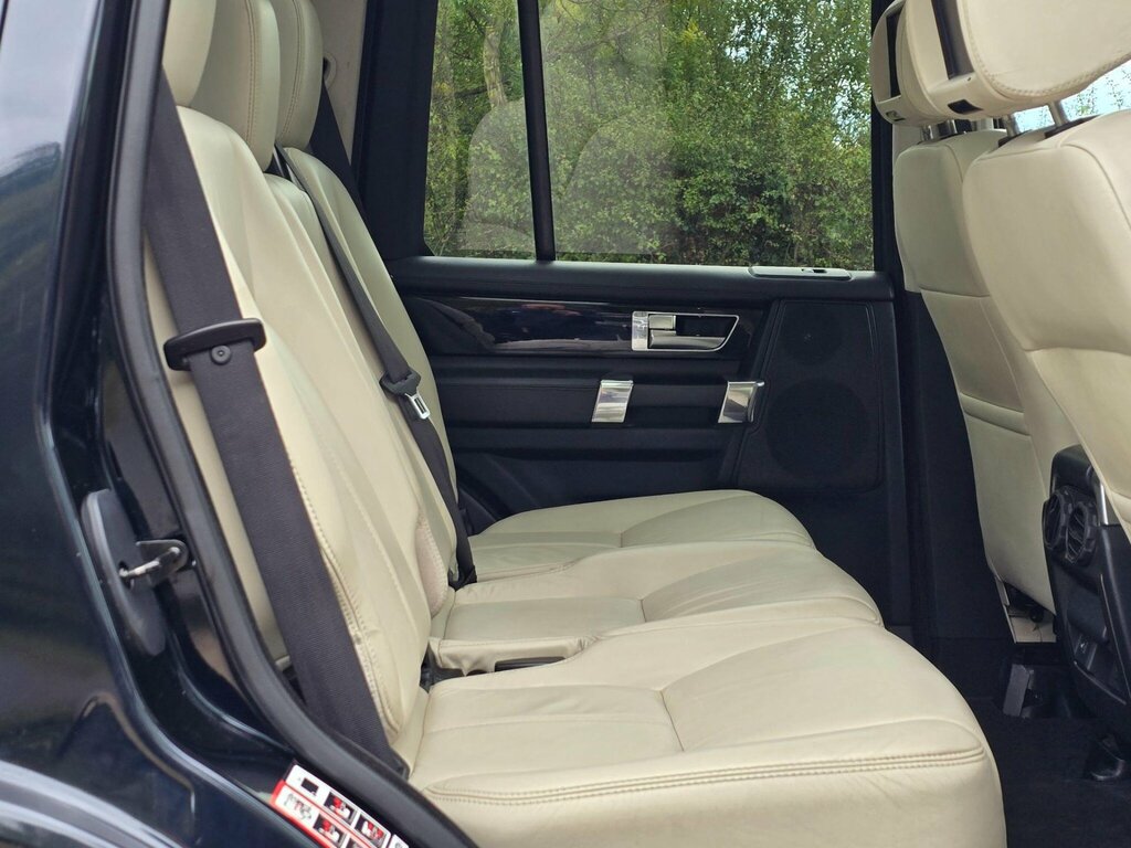 Land Rover Discovery 4 3L Hse Black #24