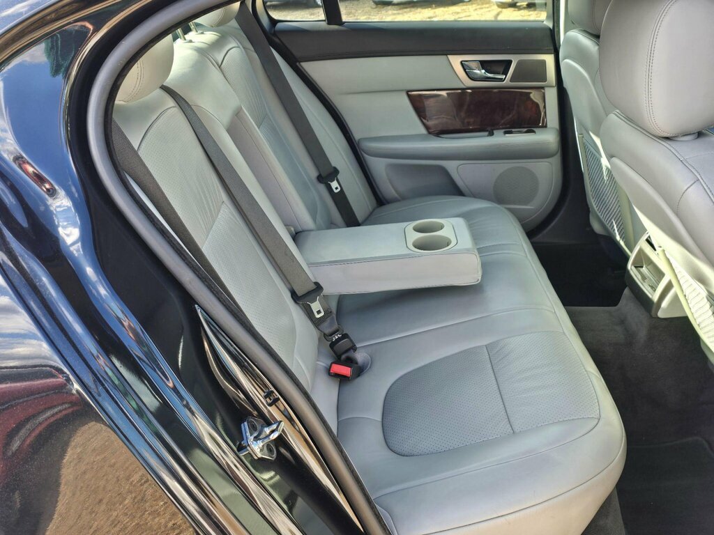 Jaguar XF V6 Premium Luxury Green #19