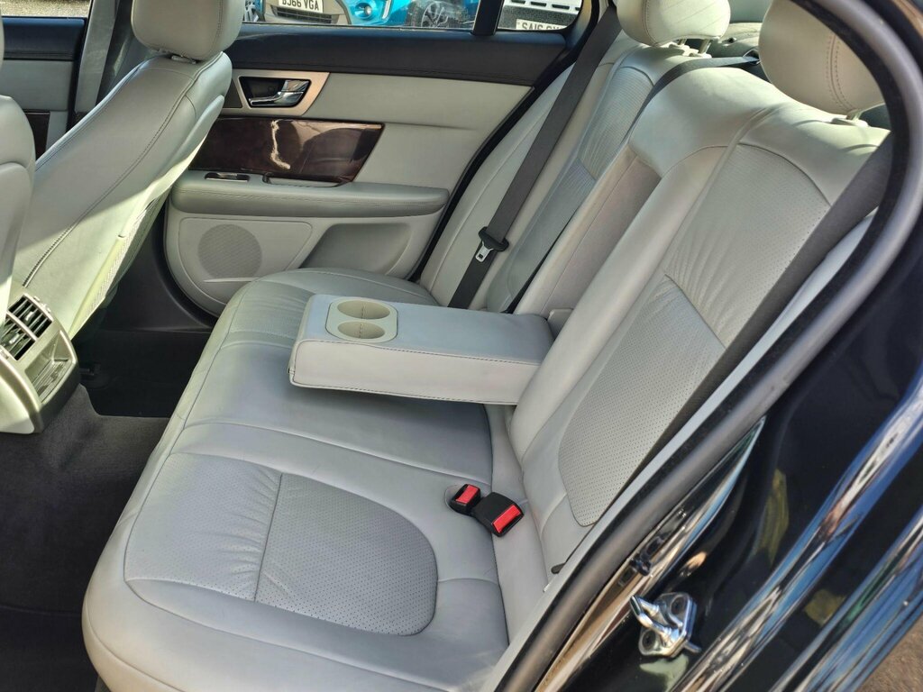 Jaguar XF V6 Premium Luxury Green #8