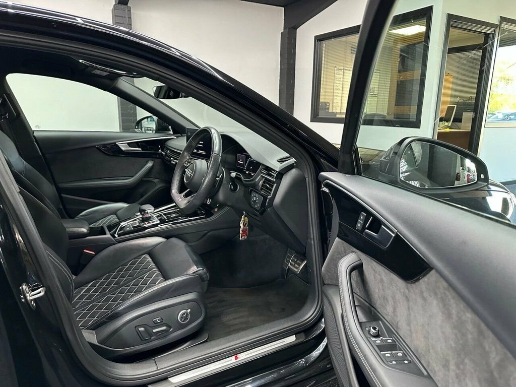 Audi S4 Saloon Black