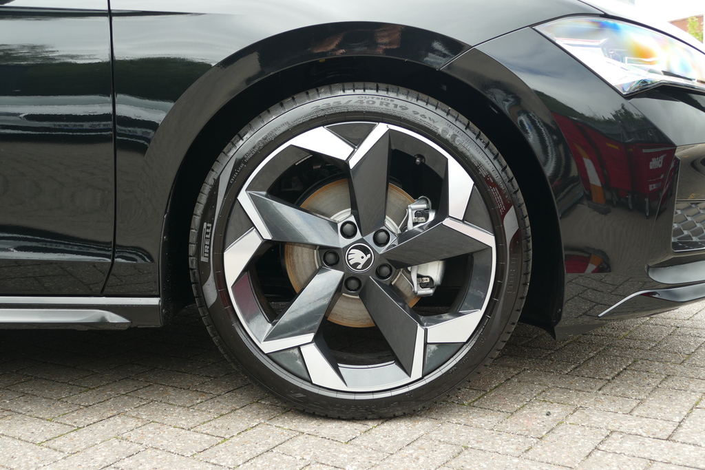 Skoda Superb 1.5 Tsi E-tec Sportline Dsg 150 Ps Black #5
