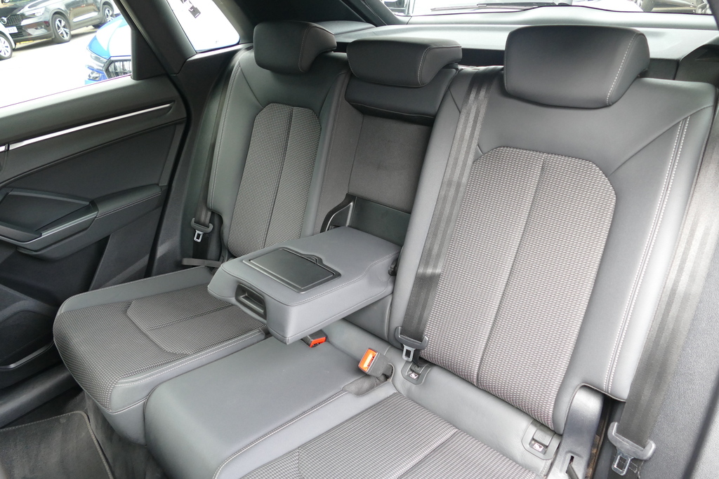 Audi Q3 Q3 Sport 35 Tdi White #14