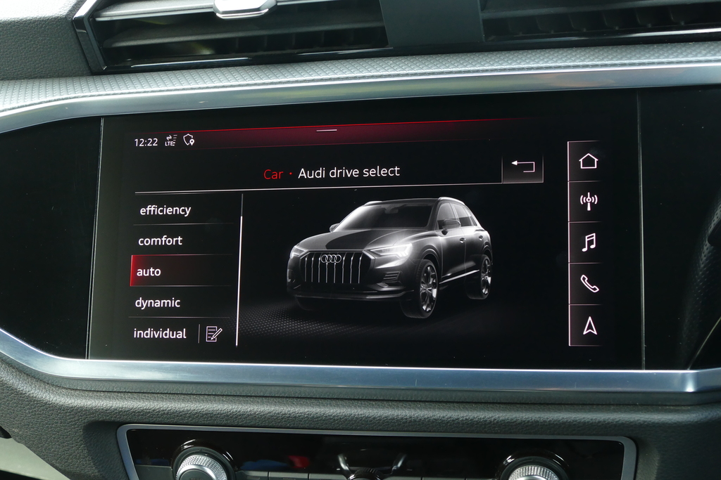 Audi Q3 Q3 Sport 35 Tdi White #24