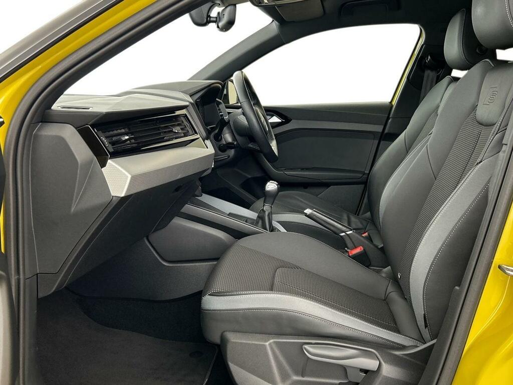 Audi A1 1.0 Tfsi 30 Black Edition Sportback Euro 6 Ss 5 Yellow #3