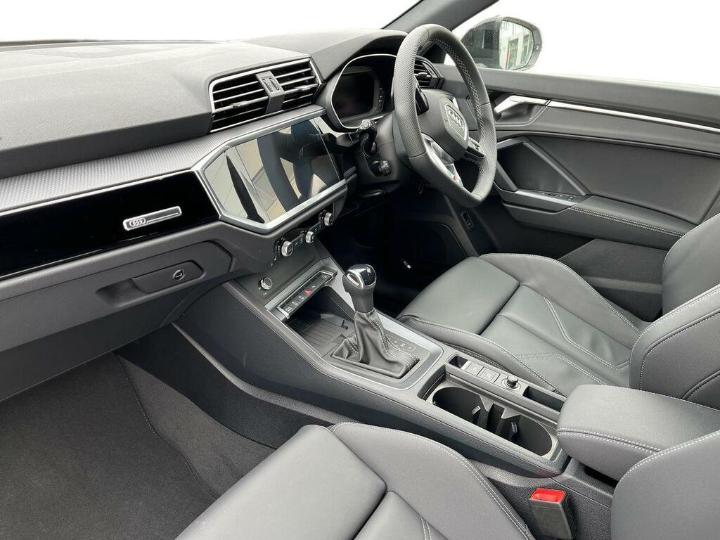 Audi Q3 1.5 Tfsi Cod 35 Black Edition Sportback S Tronic E White #3