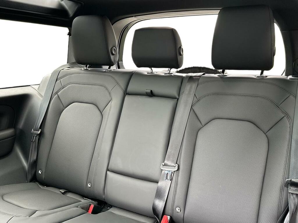 Land Rover Defender 90 3.0 D250 90 X-dynamic Se Green #4