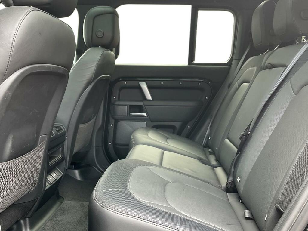 Land Rover Defender 110 3.0 D300 X-dynamic Hse Black #4