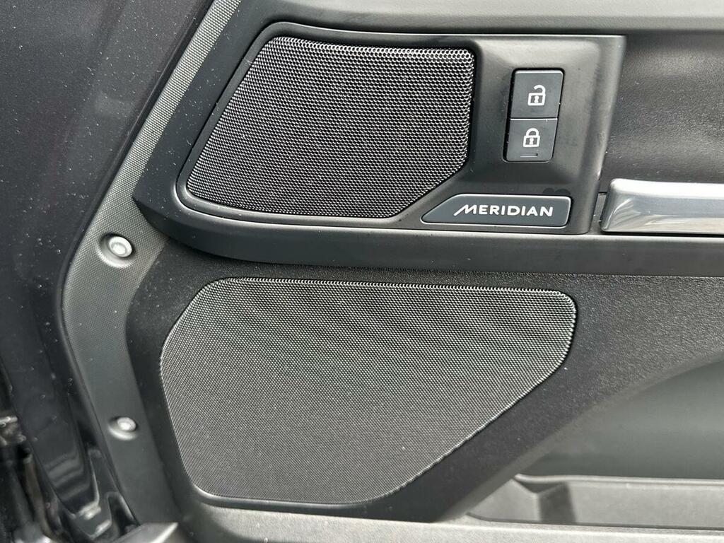 Land Rover Defender 90 3.0 D350 X-dynamic Hse 90 Green #24