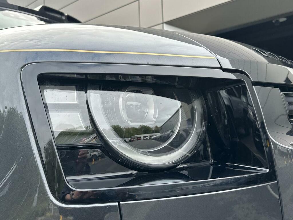 Land Rover Defender 90 3.0 D350 X-dynamic Hse 90 Green #17