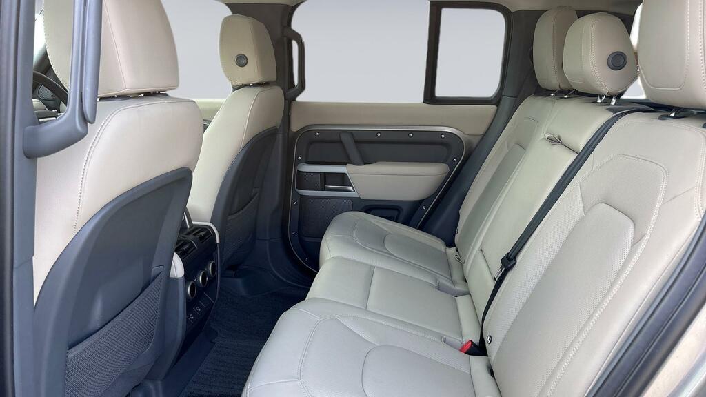 Land Rover Defender 110 2.0 P400e Xs Edition Silver #4