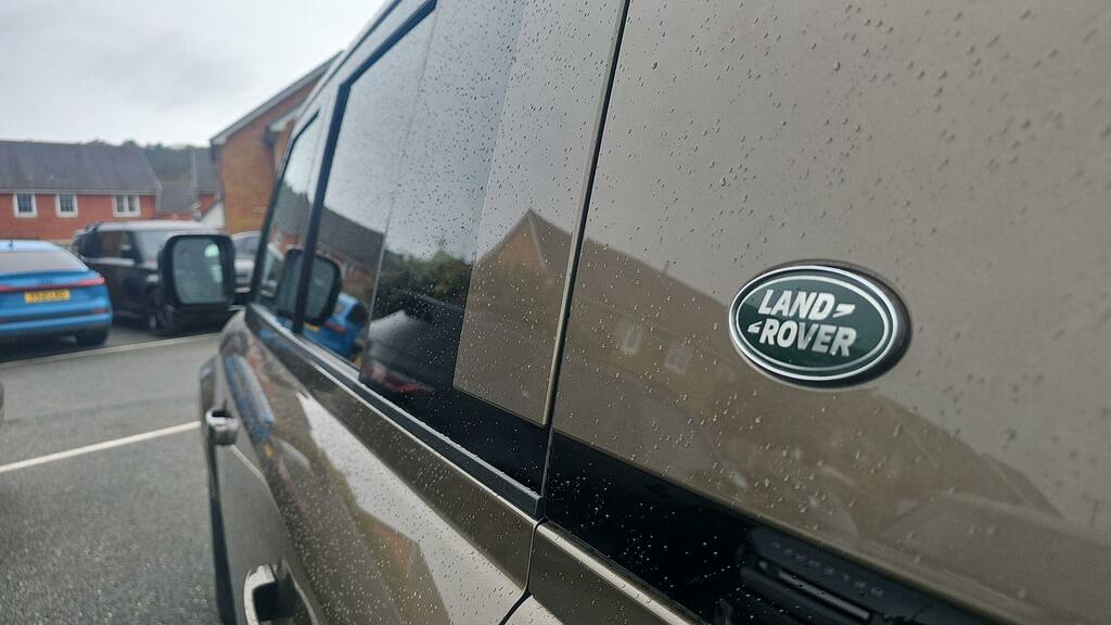 Land Rover Defender 110 2.0 P400e X-dynamic Hse Black #30