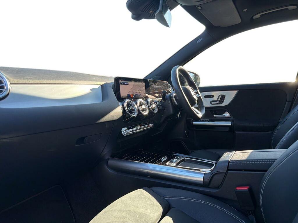 Mercedes-Benz GLA Class 1.3 Gla200h Mhev Amg Line Premium Plus 7G-dct Eu Grey #3