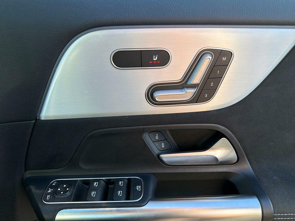 Mercedes-Benz GLA Class Gla 200 Amg Line Executive #35