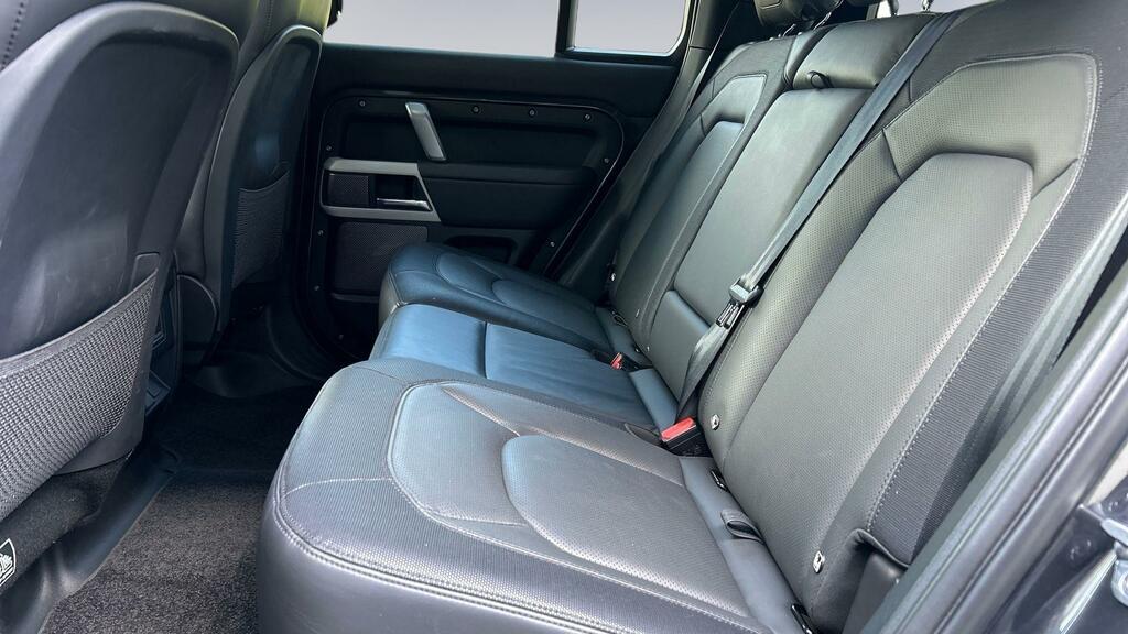 Land Rover Defender 110 3.0 D300 X-dynamic Hse Grey #4