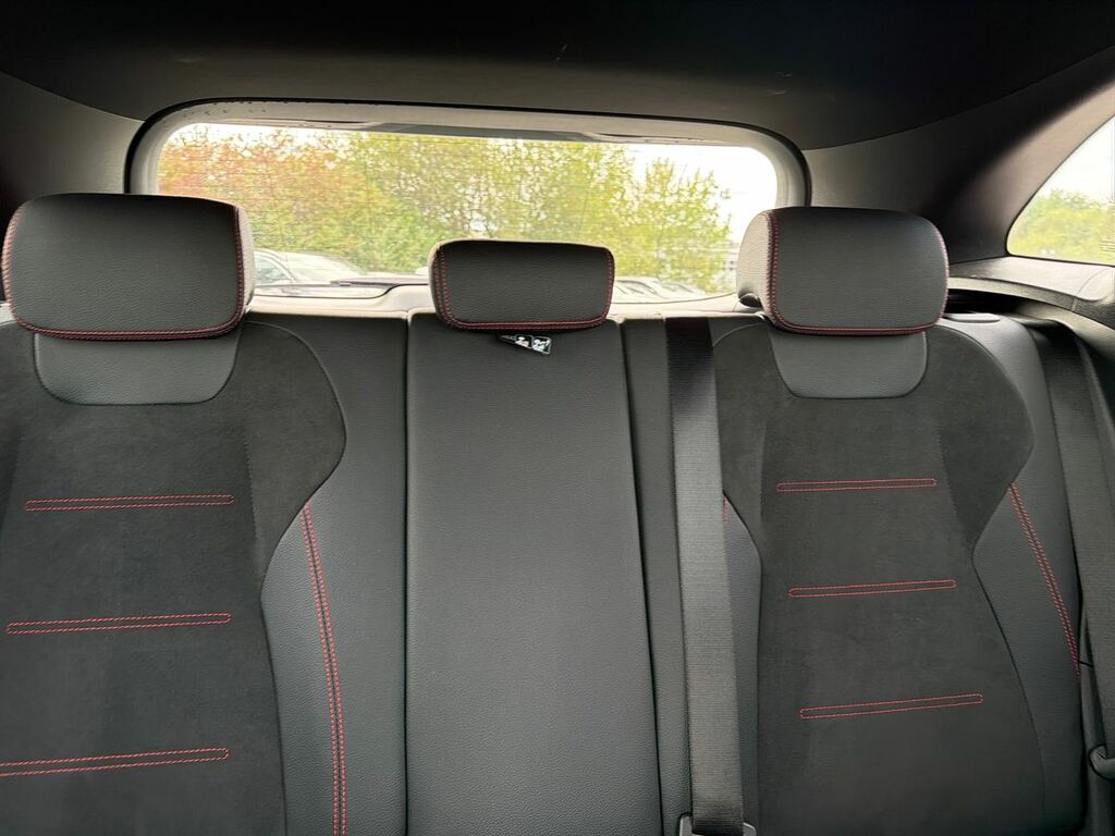 Mercedes-Benz GLA Class Gla 180 Sport Edition Black #35