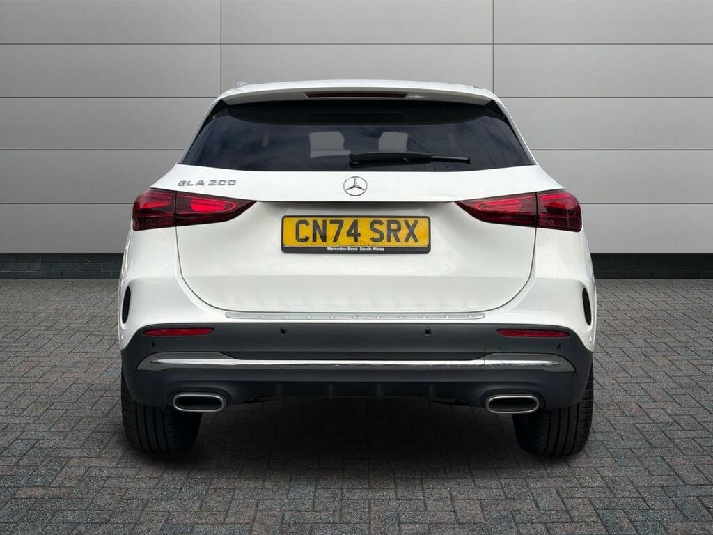 Mercedes-Benz GLA Class Gla 200 Amg Line Executive White #6
