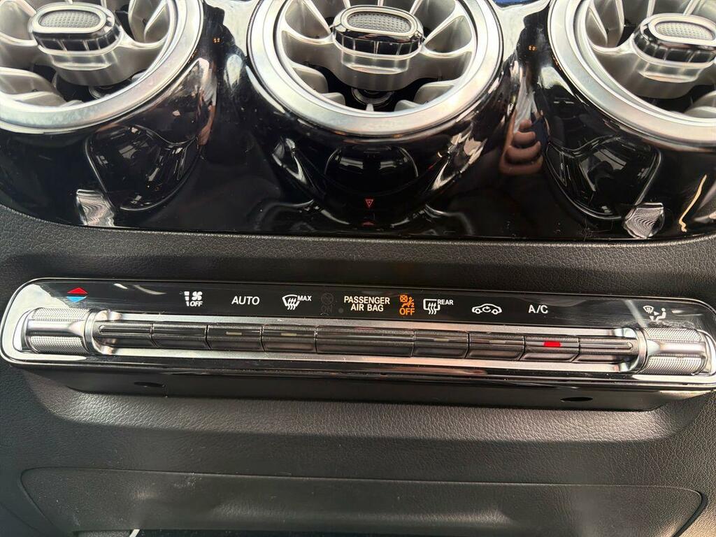 Mercedes-Benz GLA Class Gla 180 Sport Edition Black #10