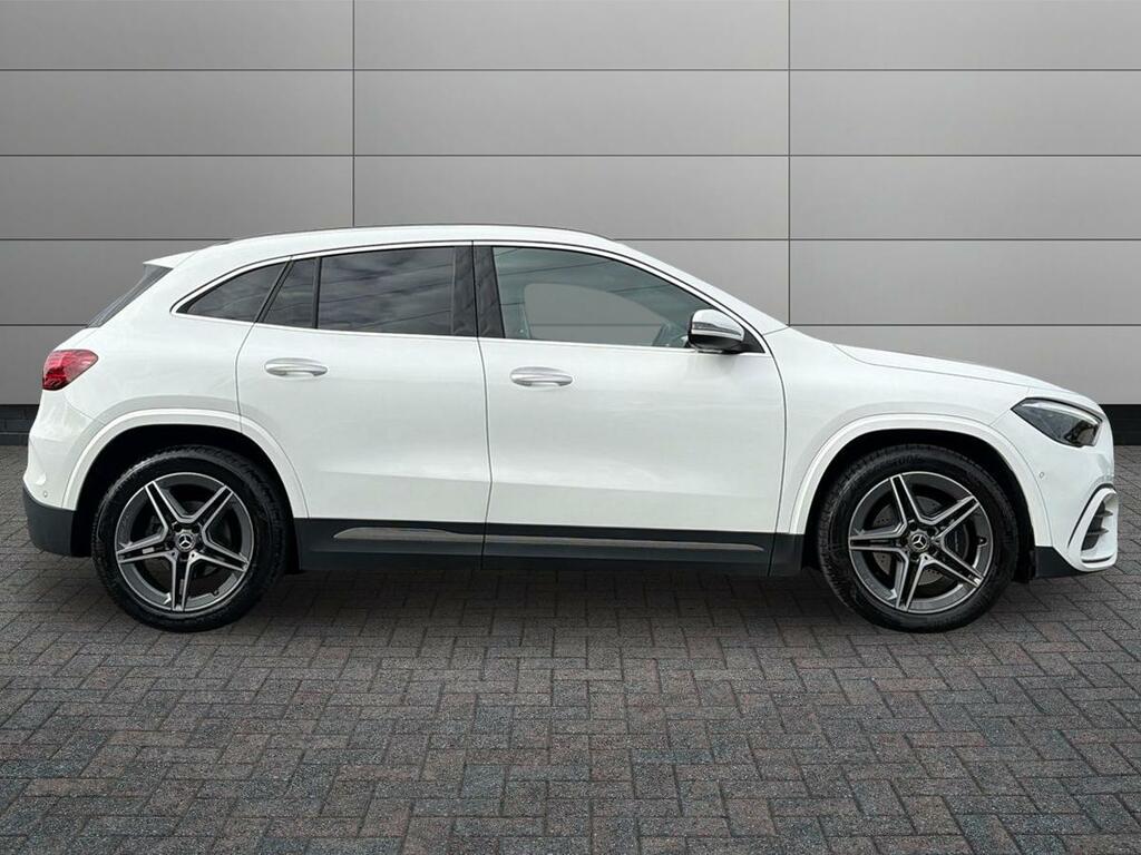 Mercedes-Benz GLA Class Gla 200 Amg Line Executive White #5