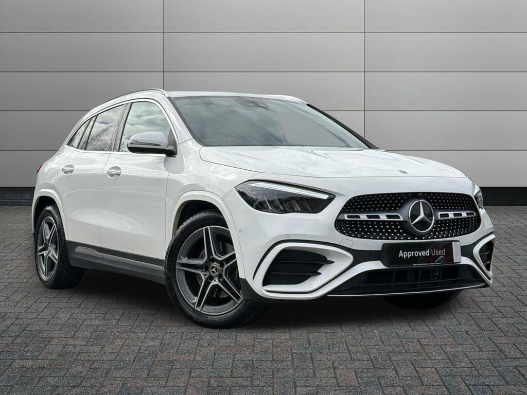 Mercedes-Benz GLA Class Gla 200 Amg Line Executive White