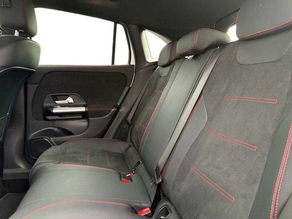 Mercedes-Benz GLA Class Gla 200 Amg Line Executive White #4