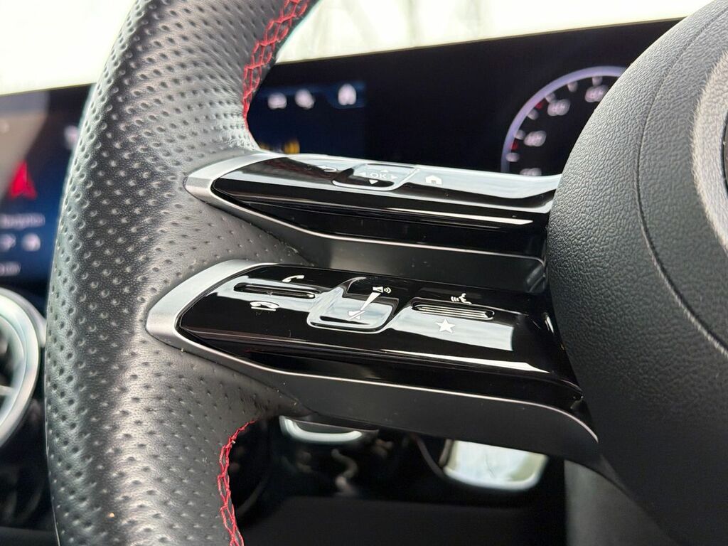 Mercedes-Benz GLA Class Gla 180 Sport Edition Black #13