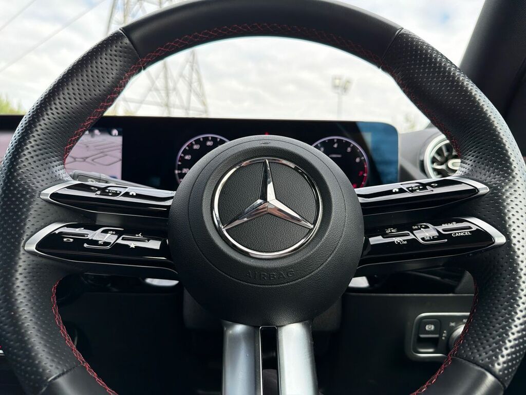Mercedes-Benz GLA Class Gla 180 Sport Edition Black #36