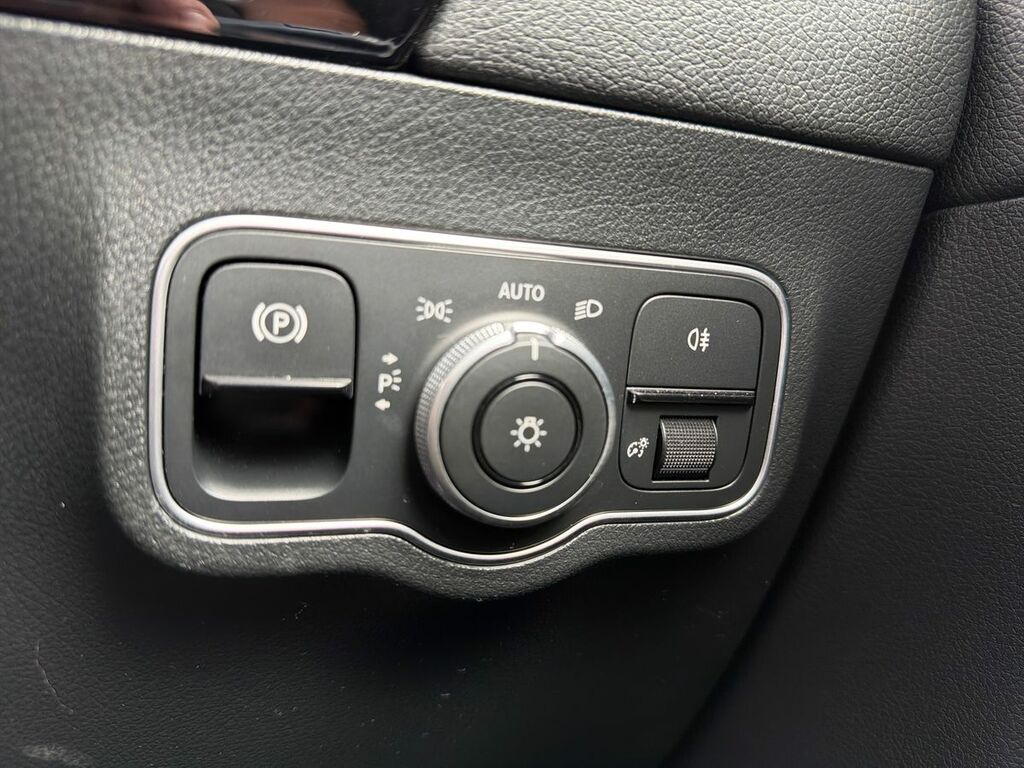 Mercedes-Benz GLA Class Gla 180 Sport Edition Black #27