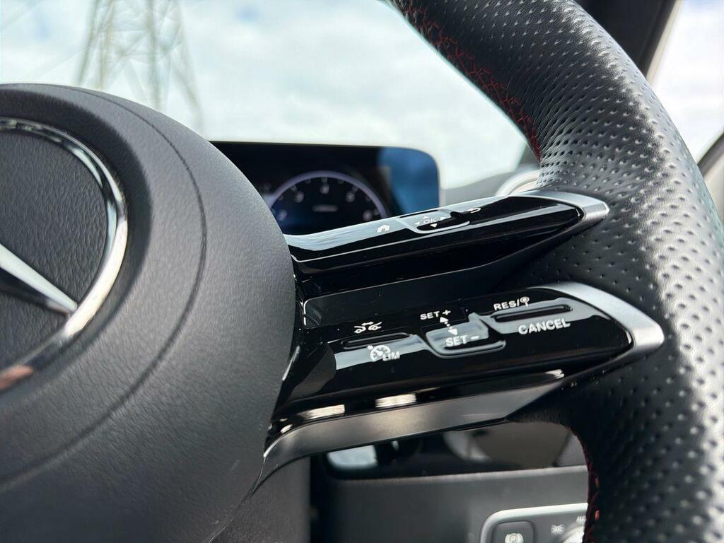 Mercedes-Benz GLA Class Gla 180 Sport Edition Black #14