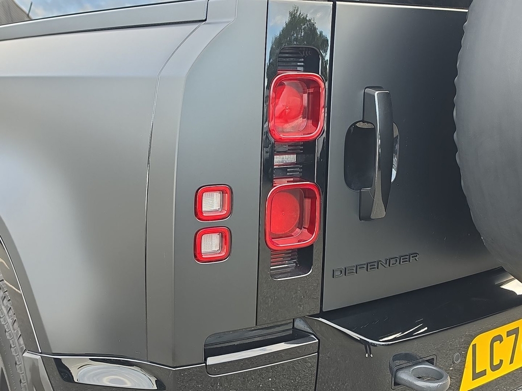 Land Rover Defender 90 3.0 D300 X-dynamic Hse 90 Blue #19