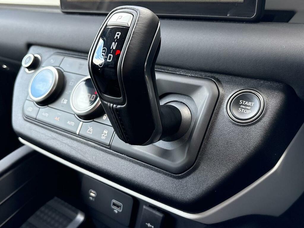 Land Rover Defender 110 3.0 D250 X-dynamic Hse 110 Black #13