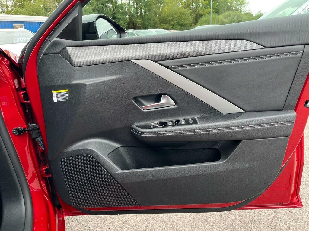 Vauxhall Astra 54Kwh Ultimate Hatchback 156 Ps #27