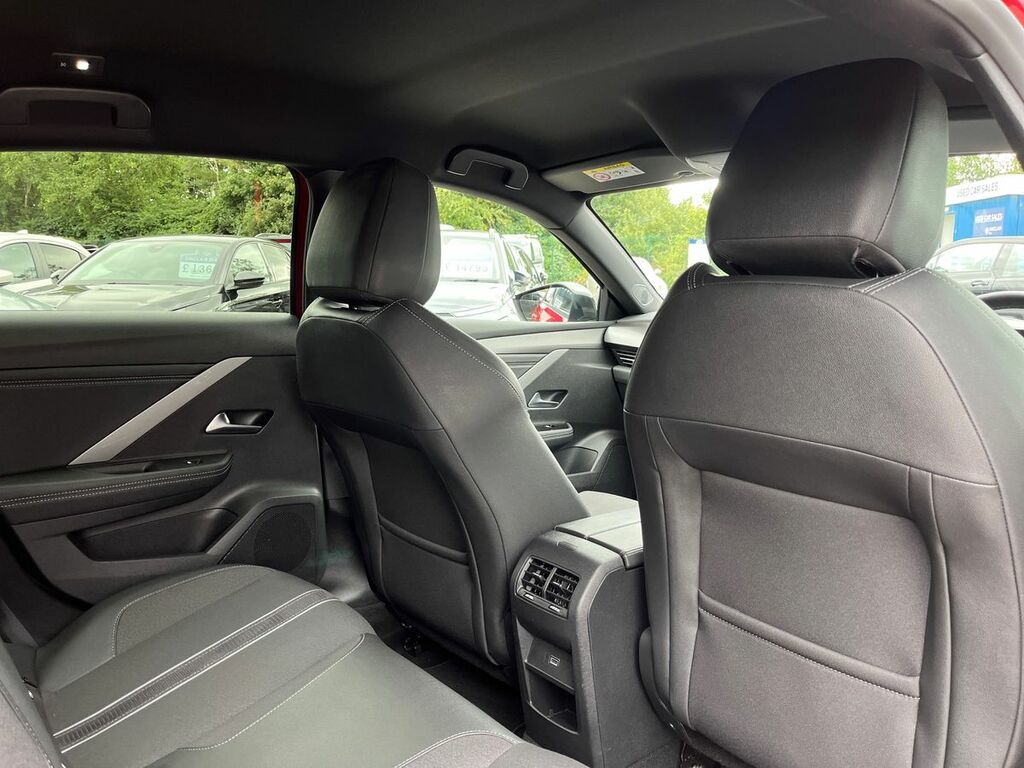 Vauxhall Astra 54Kwh Ultimate Hatchback 156 Ps #23