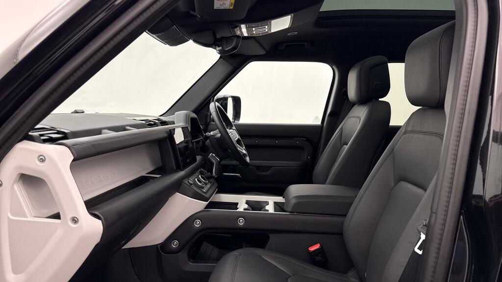 Land Rover Defender 110 3.0 D350 X-dynamic Hse Black #2