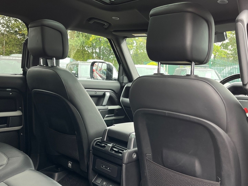 Land Rover Defender 110 3.0 D250 X-dynamic Hse 110 Black #35