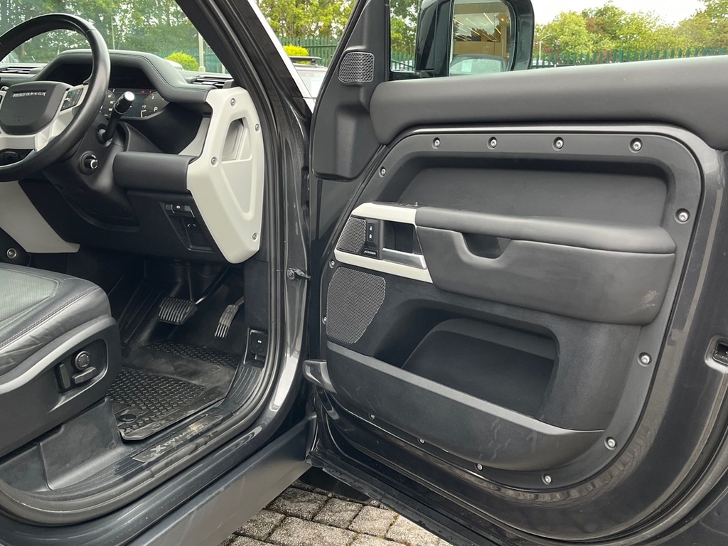 Land Rover Defender 110 3.0 D250 X-dynamic Hse 110 Black #33
