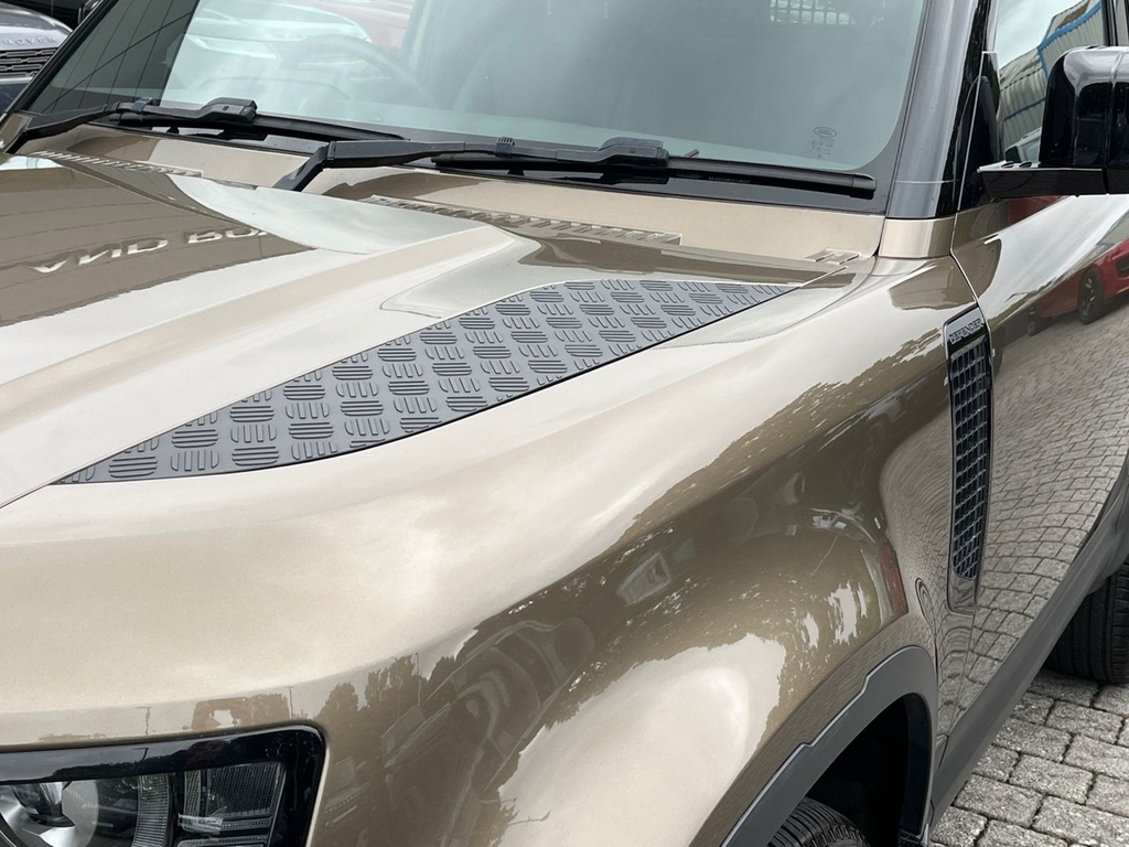 Land Rover Defender 90 Hse Black #20