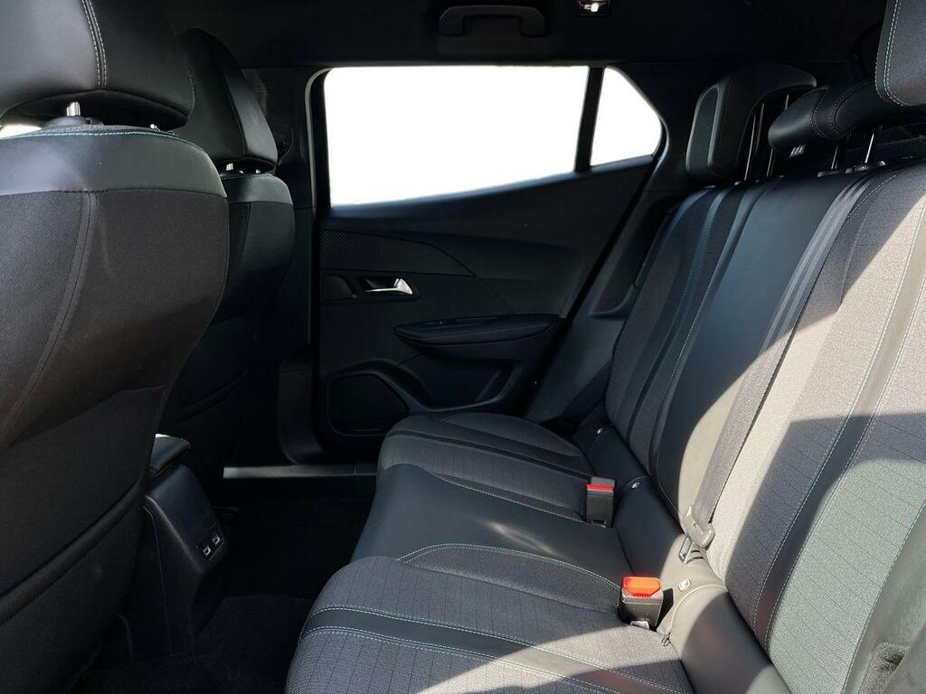 Peugeot e-2008 50Kwh Allure Premium Suv 7Kw Black #3