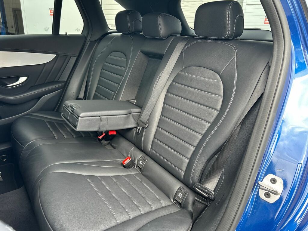 Mercedes-Benz GLC Class 300 4Matic Amg Line Premium Plus Silver #25