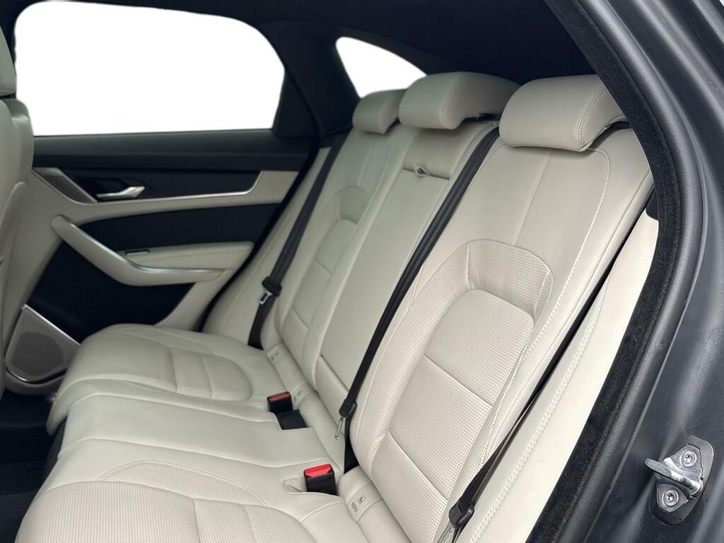 Jaguar F-Pace 3.0 D300 R-dynamic Hse Grey #4