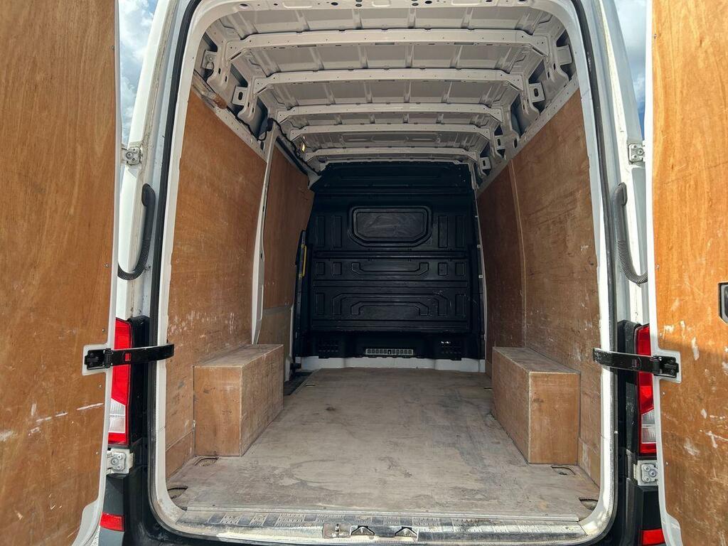 Volkswagen Crafter Cr35 Panel Van Trendline Mwb 140 Ps 2.0 Tdi 6Sp Ma White #9