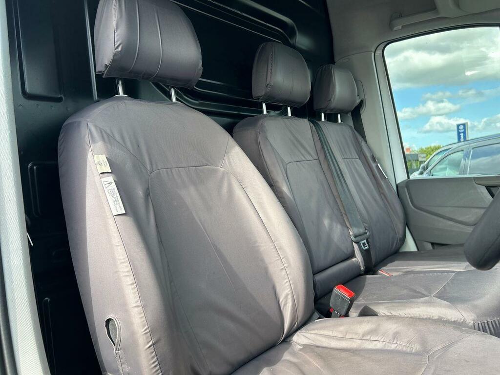 Volkswagen Crafter Cr35 Panel Van Trendline Mwb 140 Ps 2.0 Tdi 6Sp Ma White #31