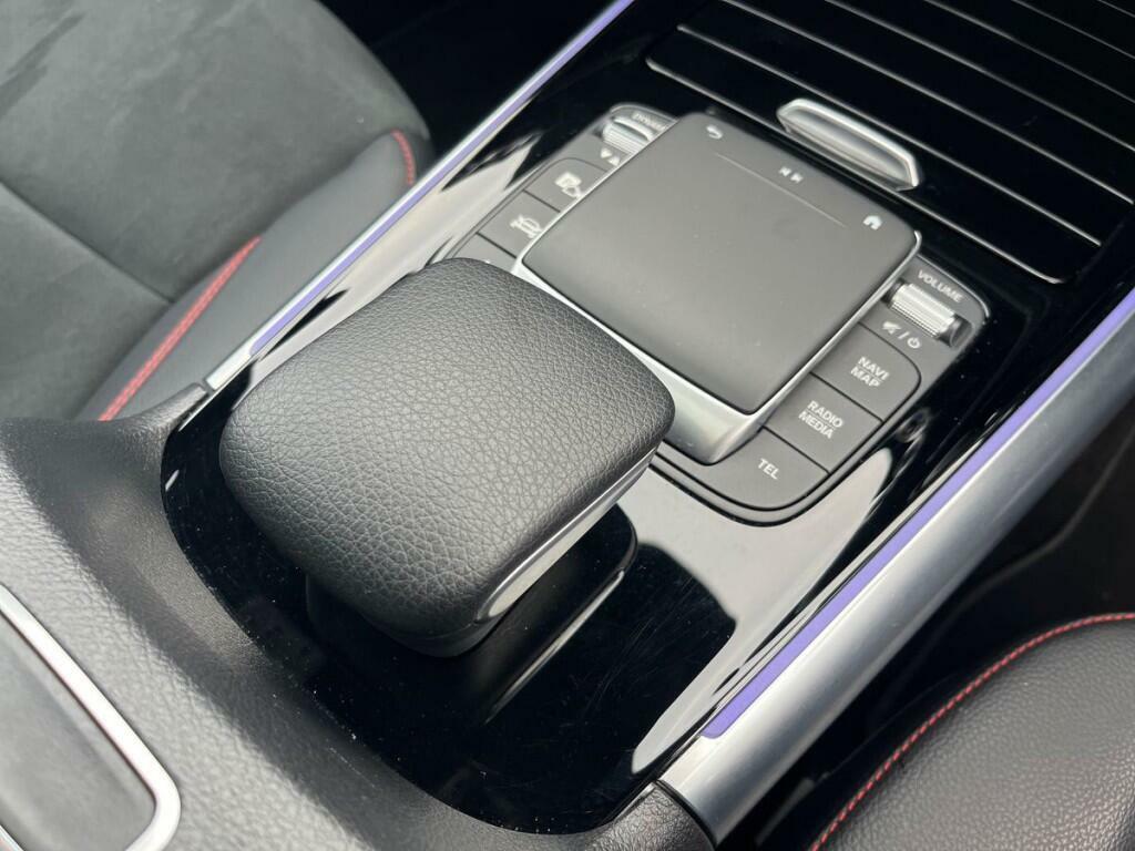 Mercedes-Benz GLA Class Gla 200 Sport White #32