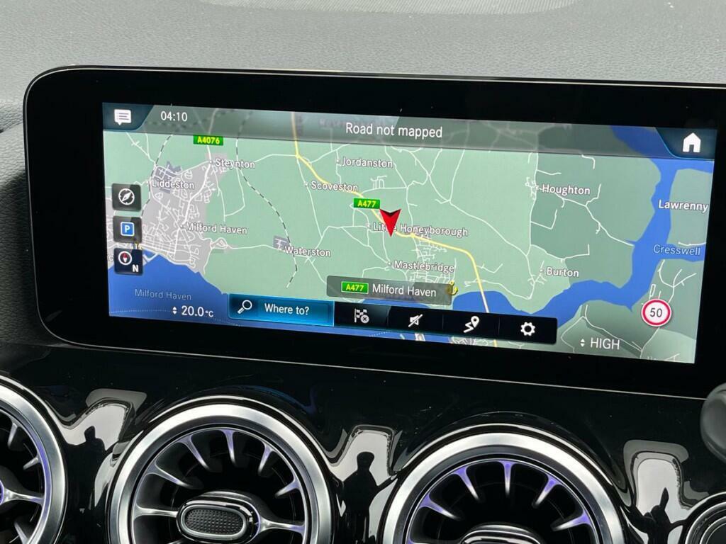 Mercedes-Benz GLA Class Gla 200 Sport White #10