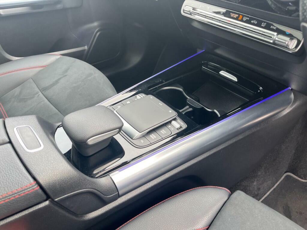Mercedes-Benz GLA Class Gla 200 Sport White #13